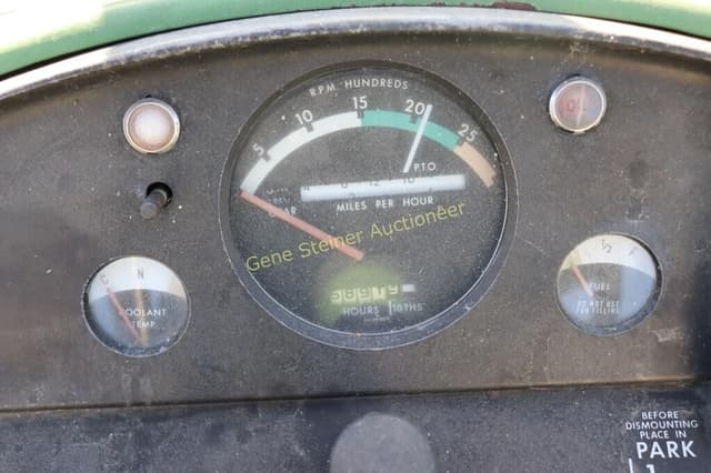 Image of John Deere 3020 equipment image 4