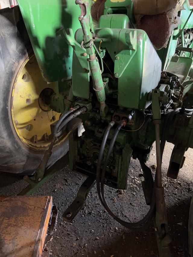 Image of John Deere 3020 equipment image 4