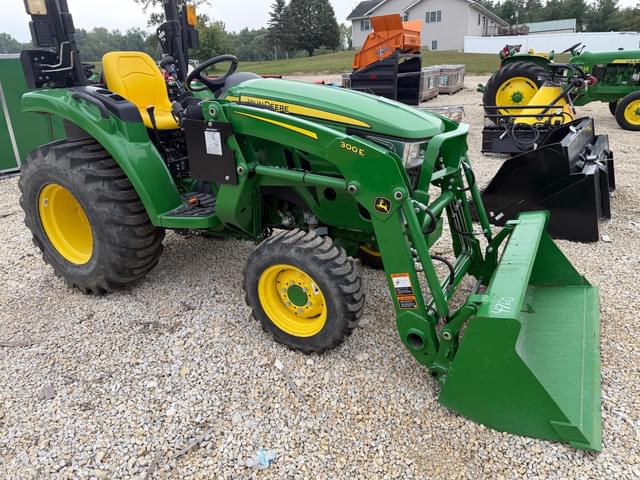 Image of John Deere 3025D equipment image 3