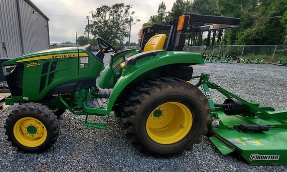 Image of John Deere 3025D Image 1