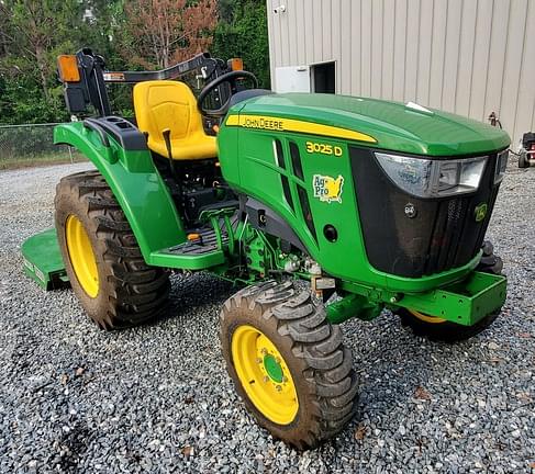 Image of John Deere 3025D Image 0