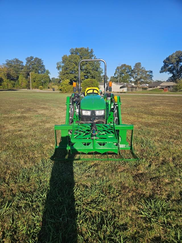 Image of John Deere 3025D equipment image 4