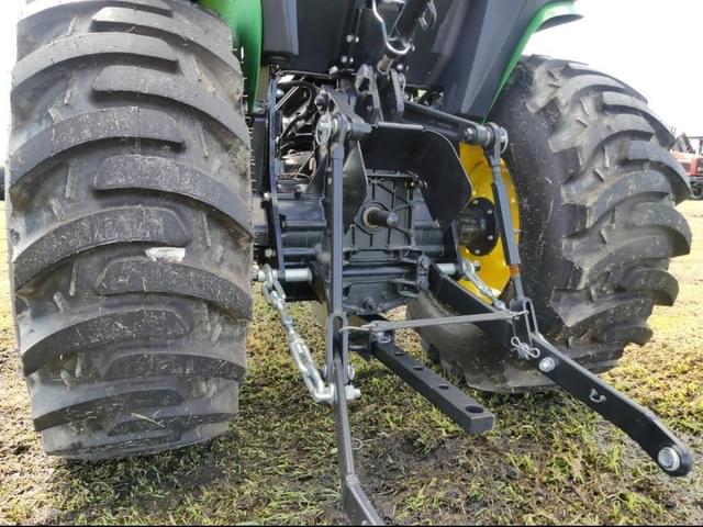 Image of John Deere 3025E equipment image 4