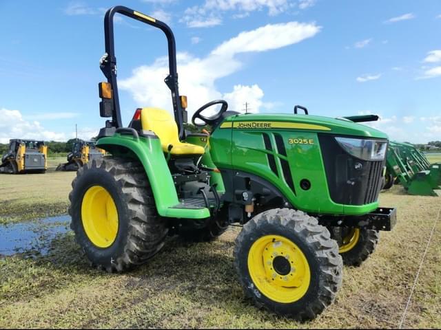 Image of John Deere 3025E equipment image 1