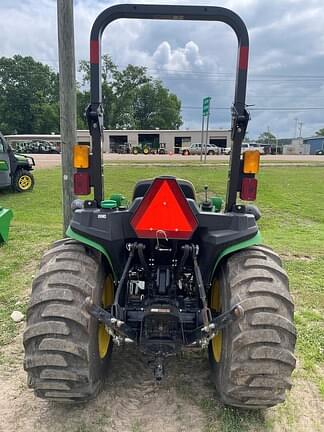 Image of John Deere 3025E equipment image 2