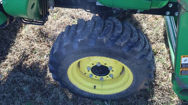 Image of John Deere 3025E equipment image 3