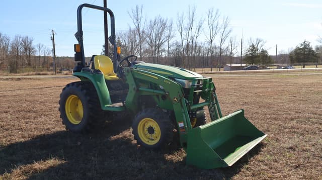 Image of John Deere 3025E equipment image 2