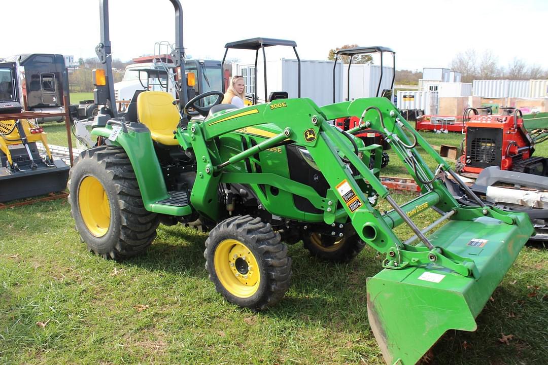 Image of John Deere 3025E Primary image