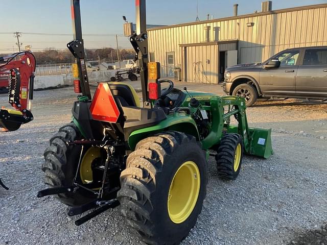 Image of John Deere 3025E equipment image 2