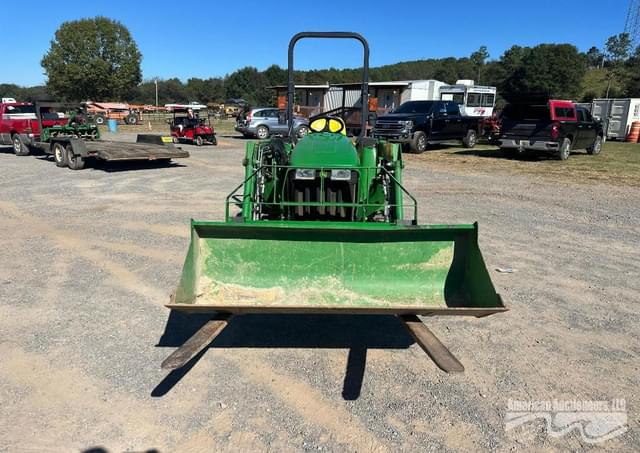 Image of John Deere 3025E equipment image 4