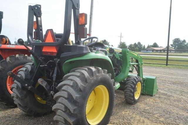 Image of John Deere 3025E equipment image 2