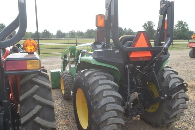 Image of John Deere 3025E equipment image 1