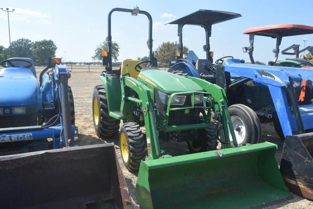 Image of John Deere 3025E equipment image 3