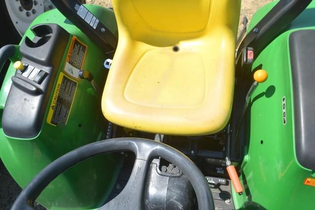 Image of John Deere 3025E equipment image 4