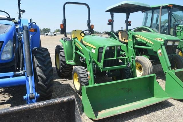 Image of John Deere 3025E equipment image 3