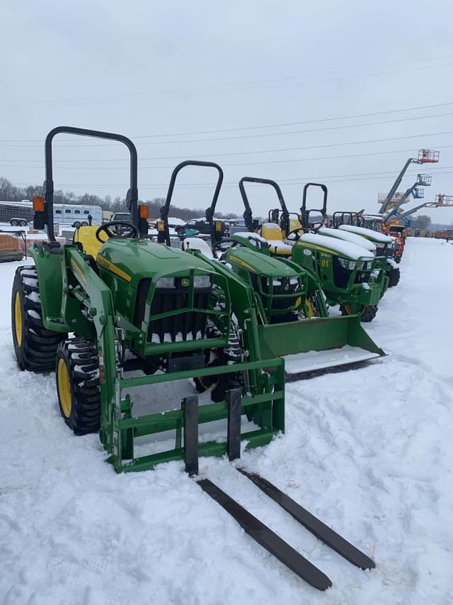 Image of John Deere 3025E equipment image 3