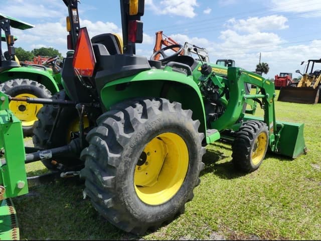 Image of John Deere 3025E equipment image 3