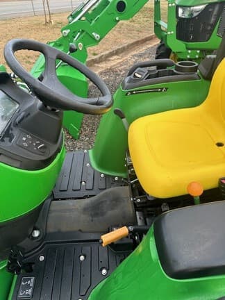 Image of John Deere 3025E equipment image 4