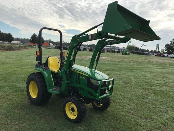 Main image John Deere 3025E