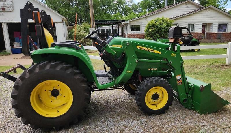 Image of John Deere 3025E Primary image
