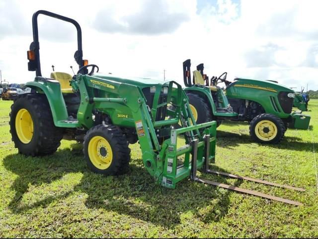 Image of John Deere 3025E equipment image 1