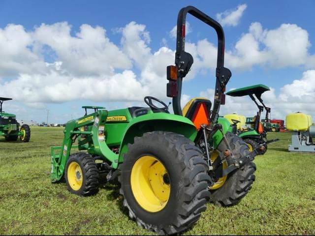 Image of John Deere 3025E equipment image 3