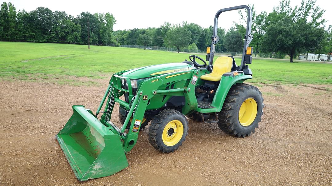 Image of John Deere 3025E Primary image