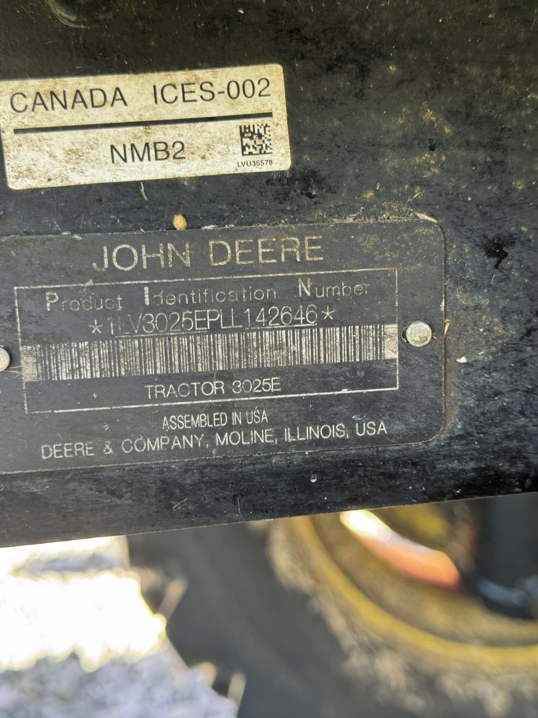 Image of John Deere 3025E Image 1
