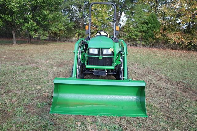 Image of John Deere 3025E equipment image 1