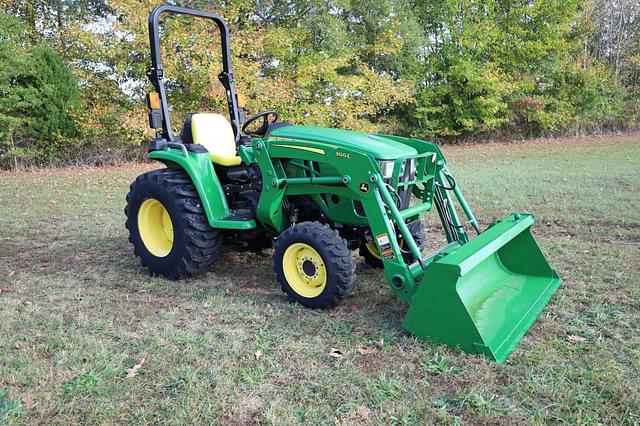 Image of John Deere 3025E equipment image 2