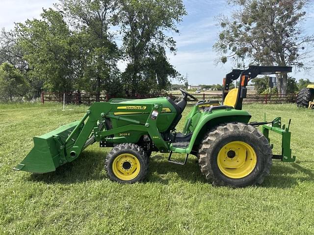 Image of John Deere 3025E equipment image 1