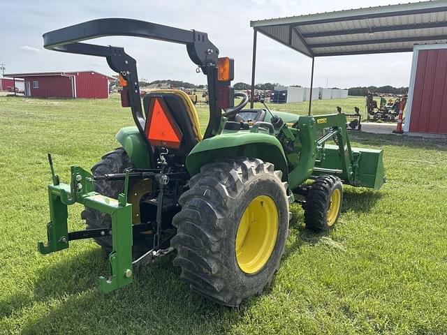 Image of John Deere 3025E equipment image 4