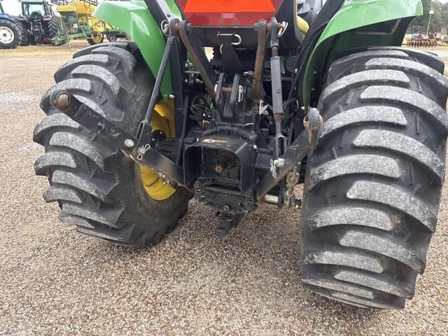 Image of John Deere 3025E equipment image 4