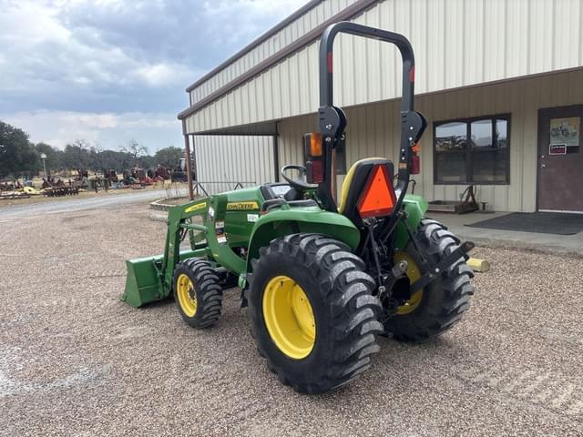 Image of John Deere 3025E equipment image 2