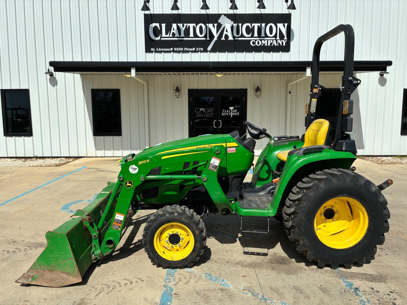 John Deere 3025E Equipment Image0