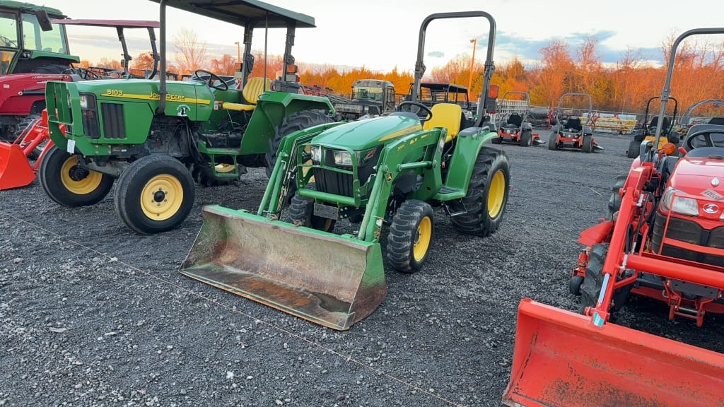 John Deere 3025E Equipment Image0
