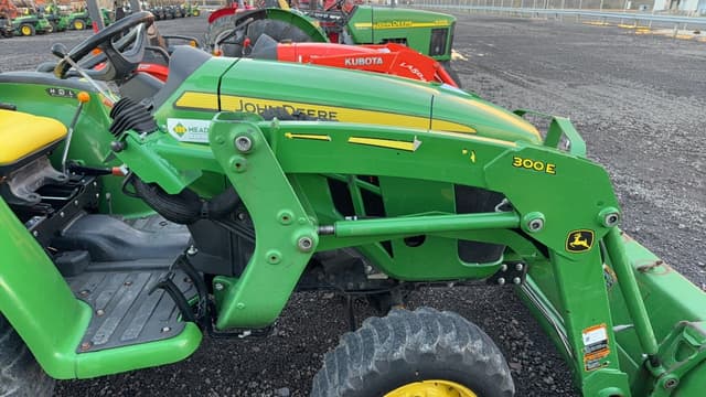 Image of John Deere 3025E equipment image 4