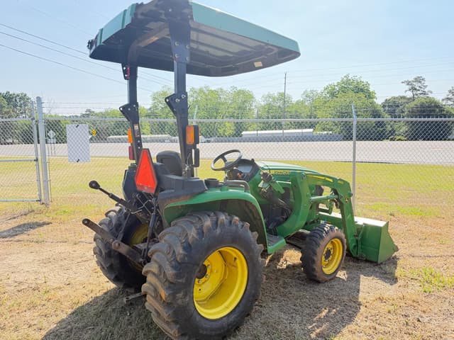 Image of John Deere 3025E equipment image 3