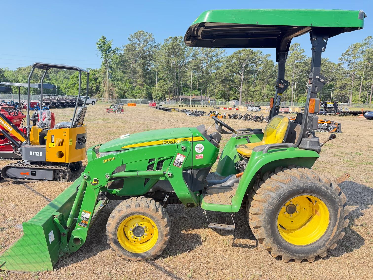 John Deere 3025E Equipment Image0