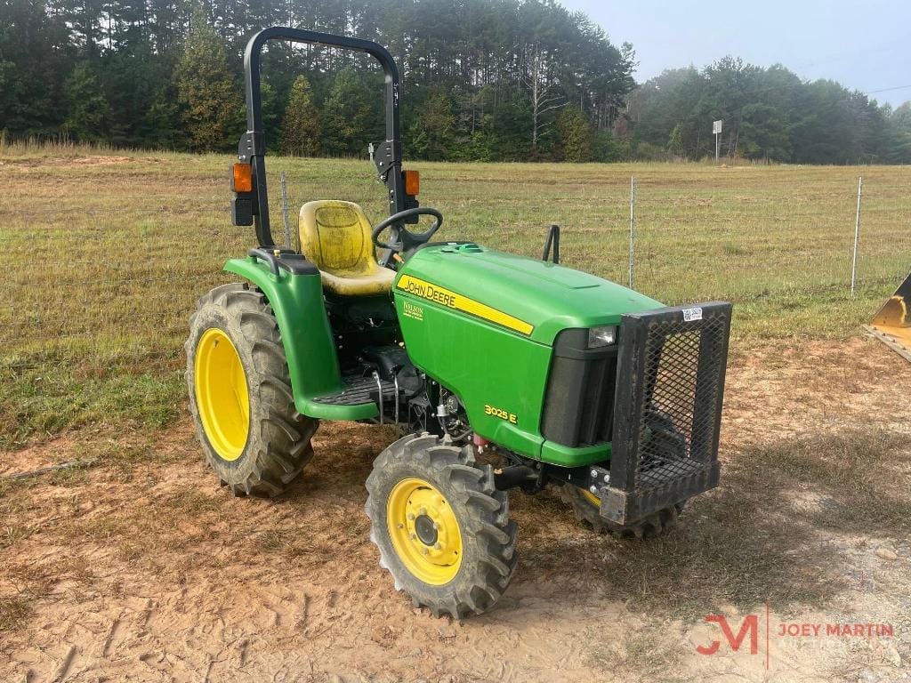 Main image John Deere 3025E