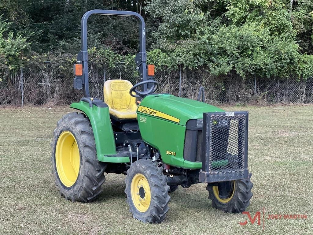 Main image John Deere 3025E