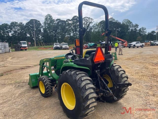Image of John Deere 3025E equipment image 4