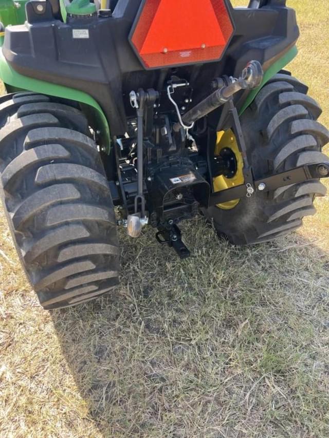 Image of John Deere 3025E equipment image 3