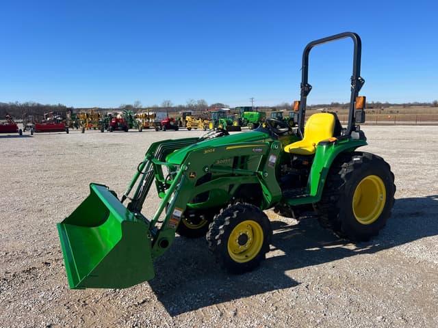 Image of John Deere 3025E equipment image 2