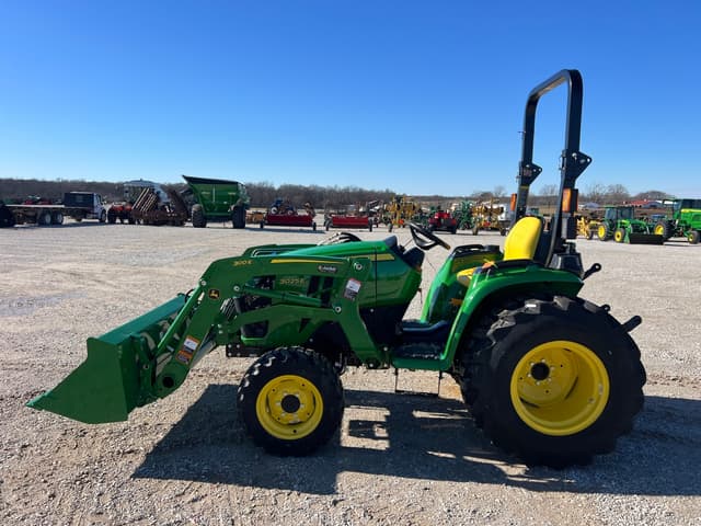 Image of John Deere 3025E equipment image 3