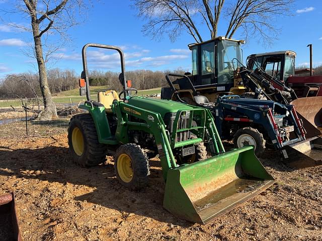 Image of John Deere 3032E equipment image 4