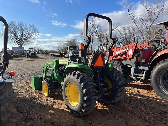 Image of John Deere 3032E equipment image 1