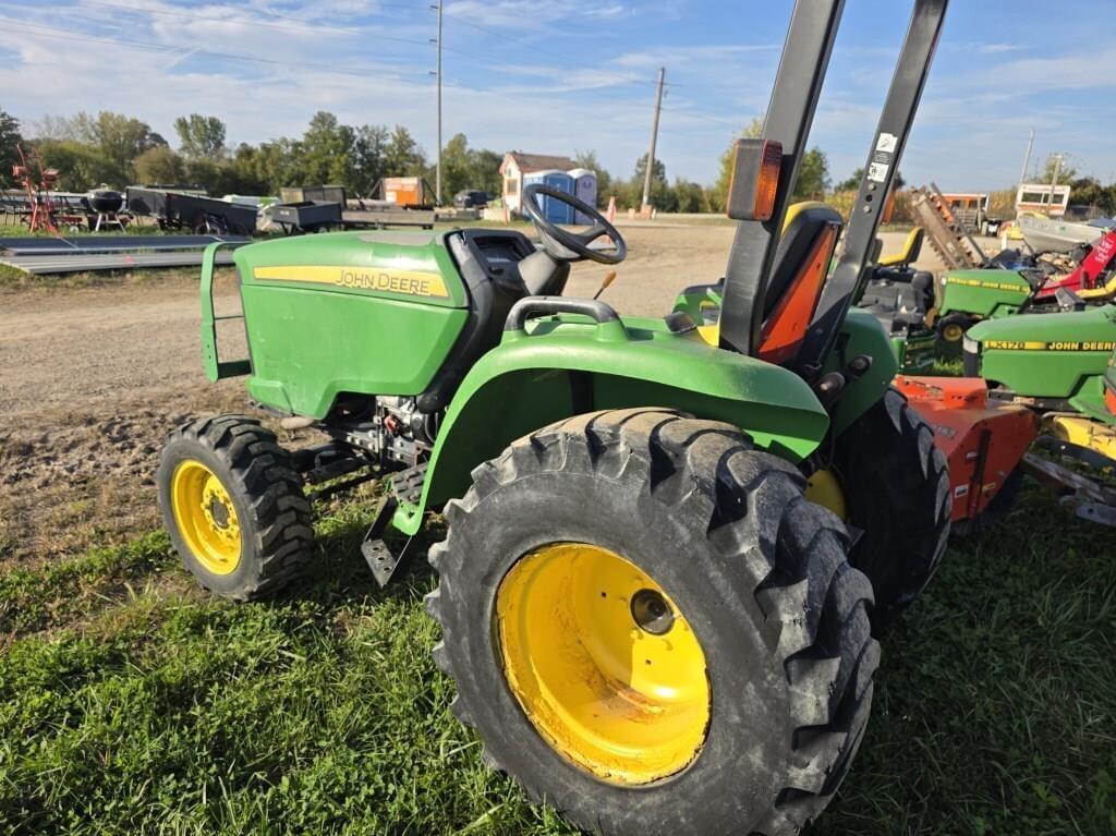 Image of John Deere 3032E Image 1
