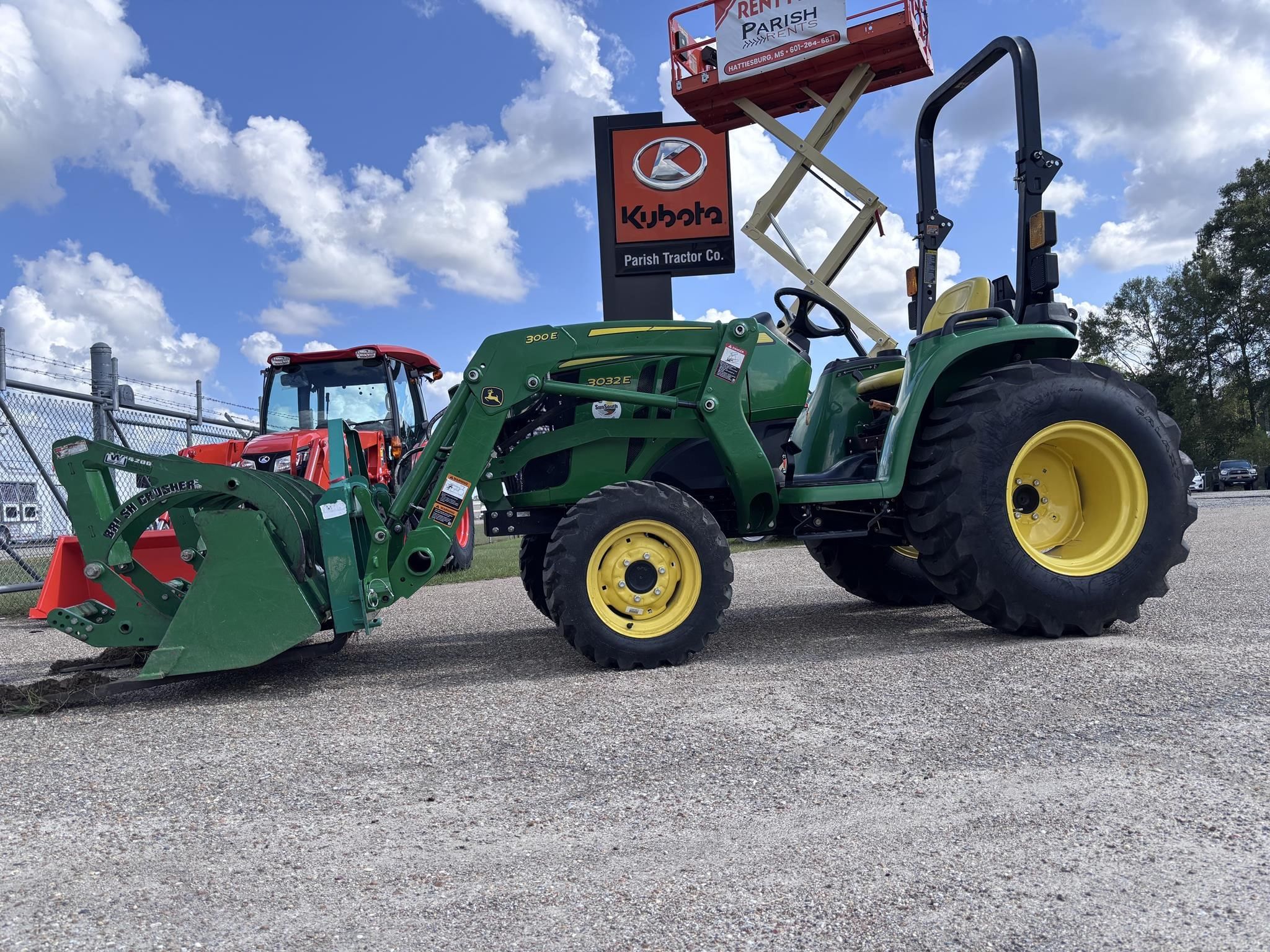 2024 John Deere 3032E Equipment Image0
