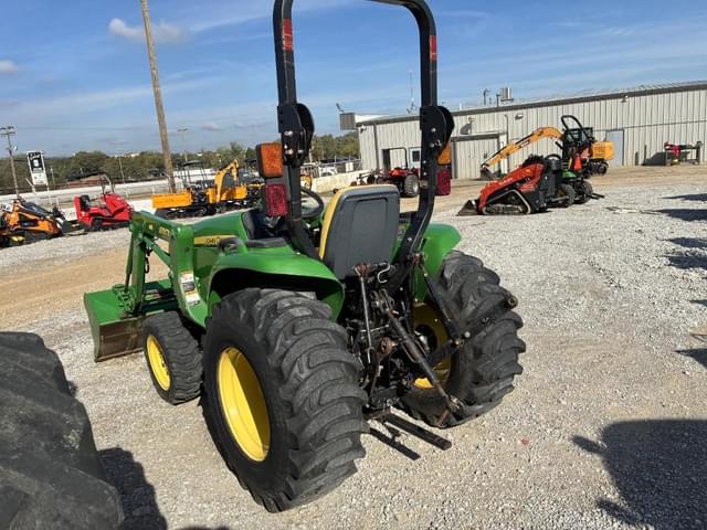 Image of John Deere 3032E equipment image 3